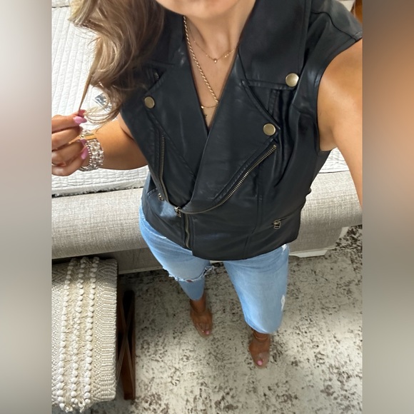 New🌟Black snap button /zip front Moto vest 🌟 - Picture 2 of 8